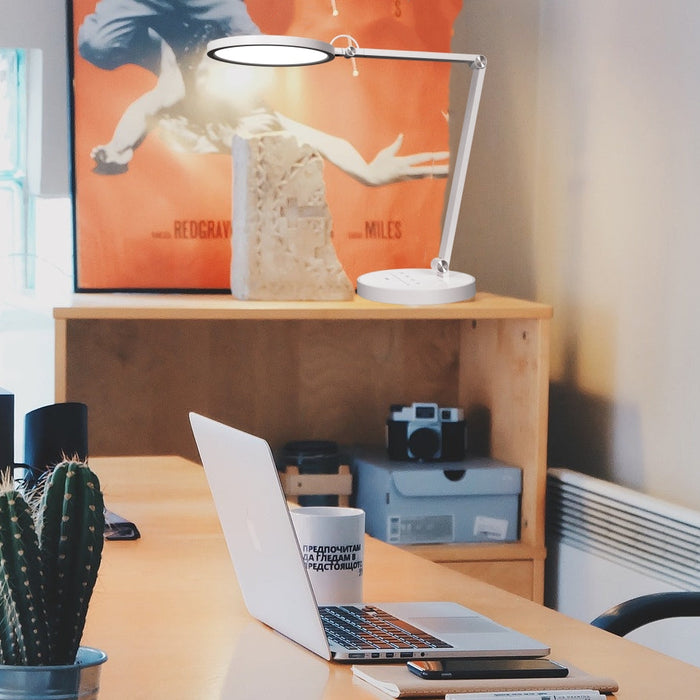 The Yuji Clarity Lamp: The Ultimate Eye-Protecting Desk Lamp for Health-Conscious Users