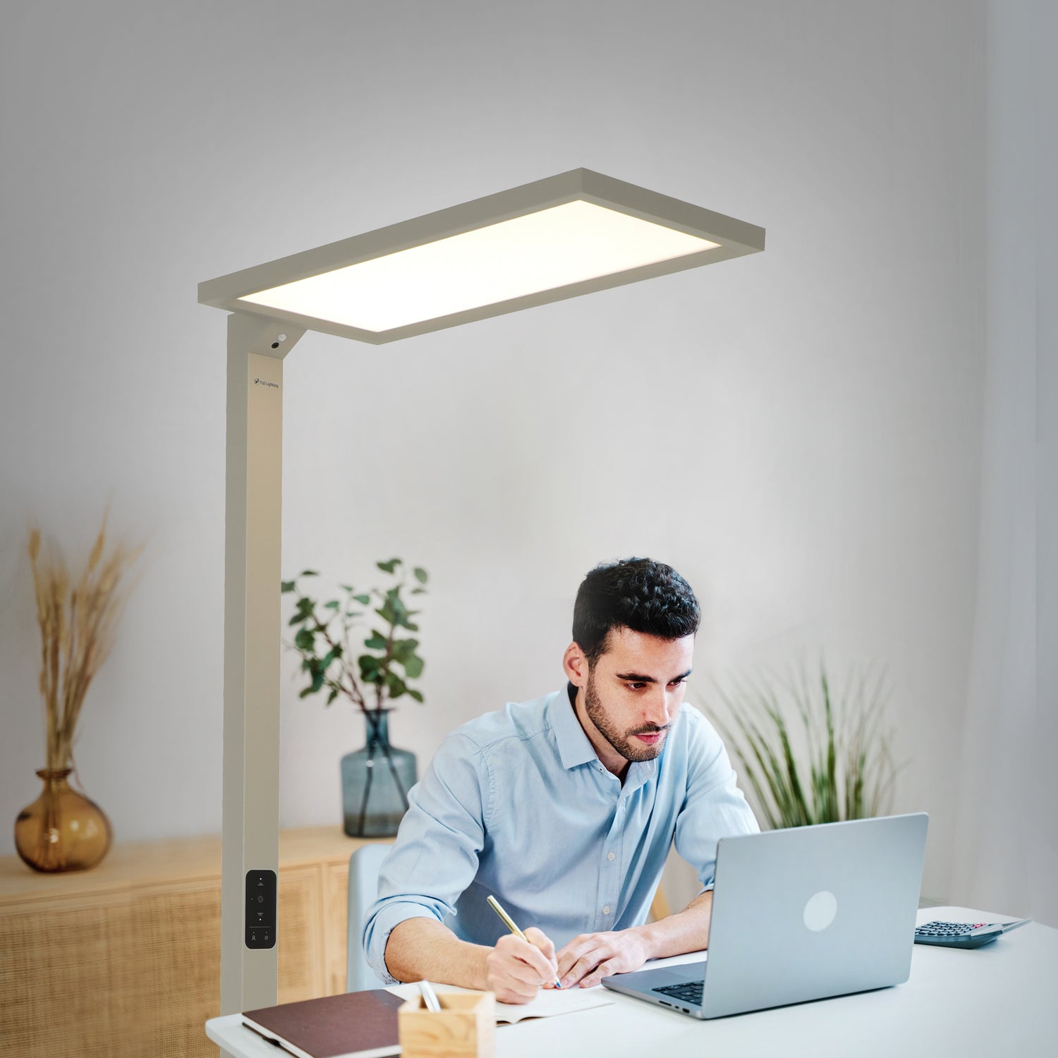 Wellness Daylight 98 CRI 6000lm Floor Lamp