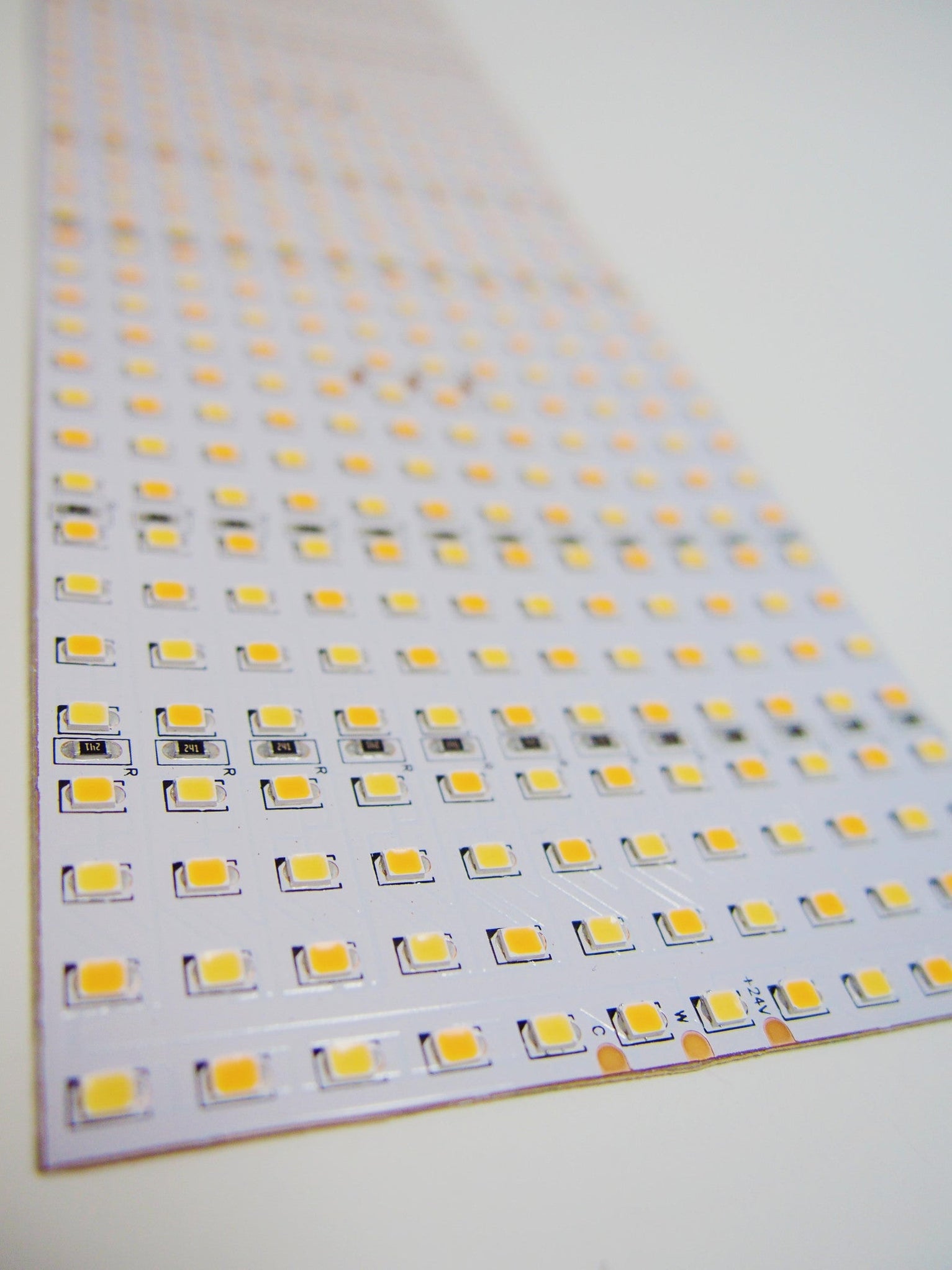 Led Panel High Cri CRI-MAX™ CRI 95+ Multirow Tunable White LED Flexible Panel — YUJILEDS ...